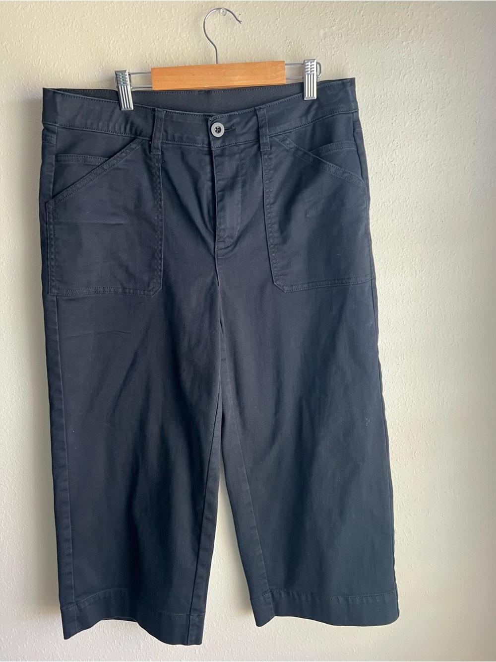 Chico's Navy Crop Chino Pants